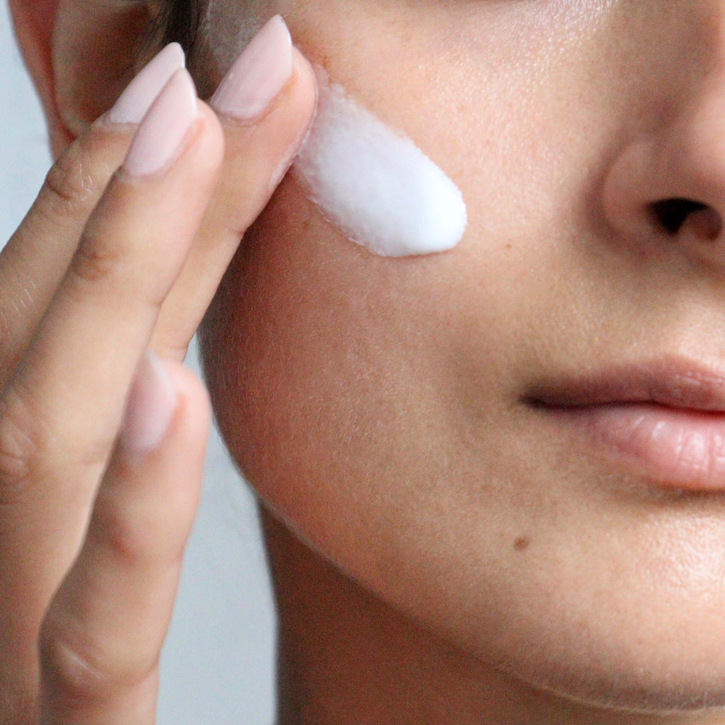 LM2 Light fluid lotion